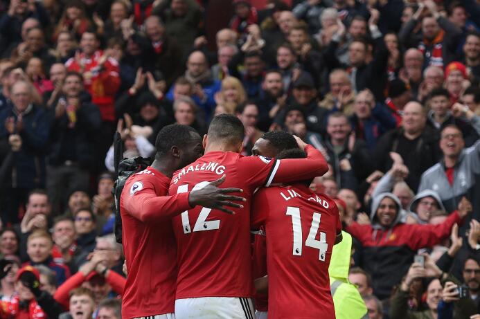 Con gol de Martial, el United superó al Tottenham y sigue de cerca al Ci...