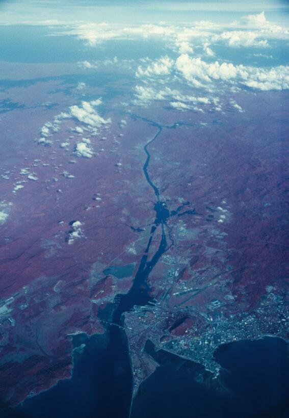Toma aérea de la zona del canal en 1971. Fotografía de sur a norte, desd...