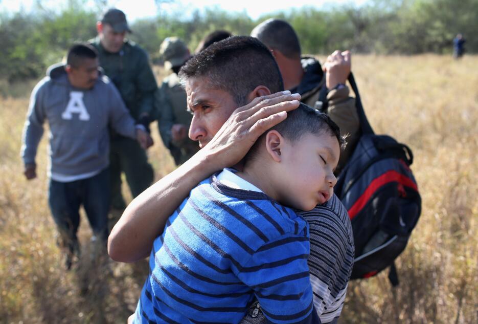 Estos migrantes ahora huyen unidos ante la escalada de violencia en sus...