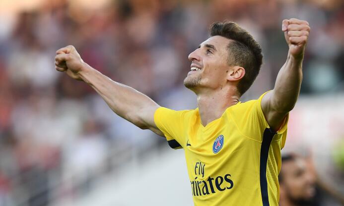 Con Neymar y Mbappé en cancha, Meunier fue el salvador del PSG en su vis...