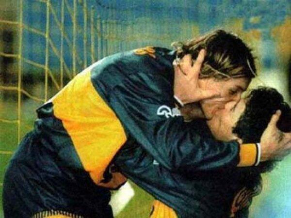 En el día del beso, los besos más recordados del deporte