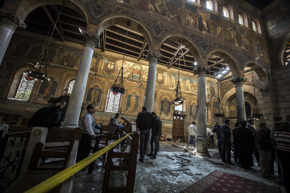 En fotos: Un ataque a la catedral cristiana copta de El Cairo deja al me...