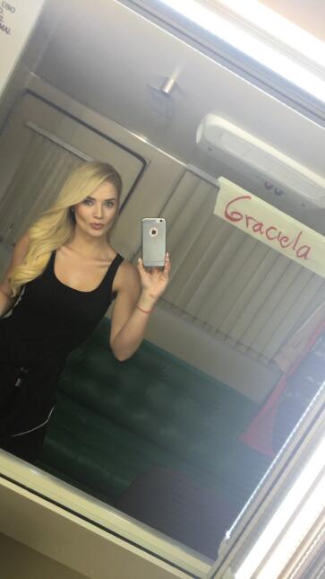 Kimberly Dos Ramos celebra 24 años de vida