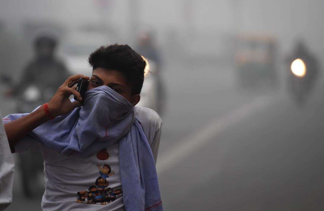La contaminación del aire asfixia a Nueva Delhi 7gettyimages-871492170.jpg