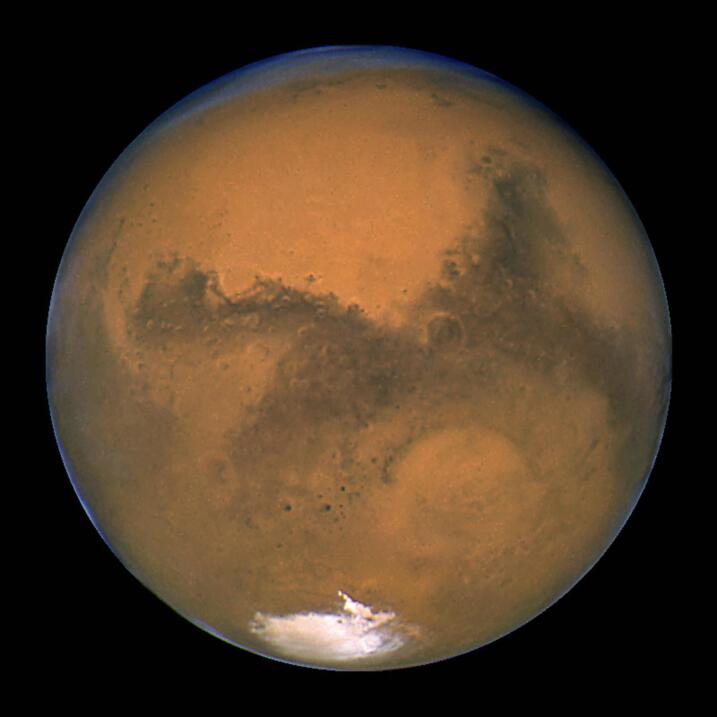 Una cápsula de SpaceX llega a la Estación Espacial Internacional con com...