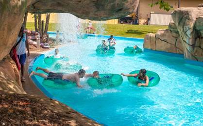 Visita Magic Waters Waterpark ubicado en el 7820 CherryVale North Blvd.,...