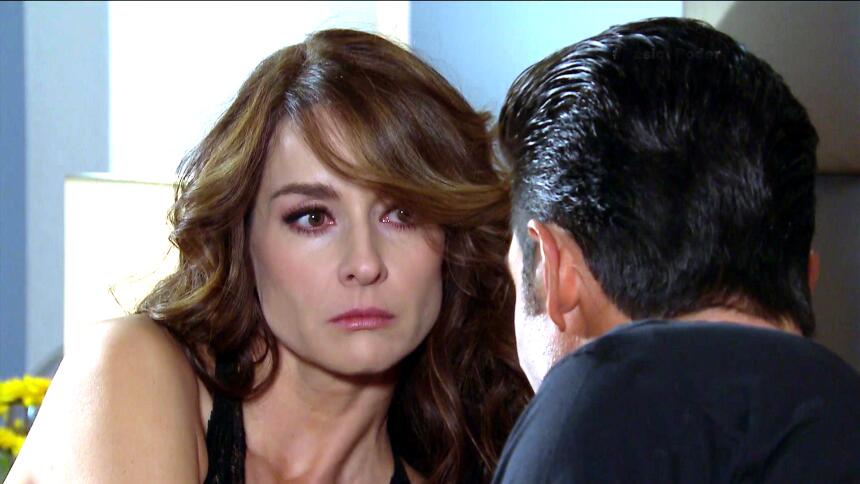 ¡Julia está acorralada por Eladio! 6CB803CF798B448F9C5BE9CCF3011878.jpg