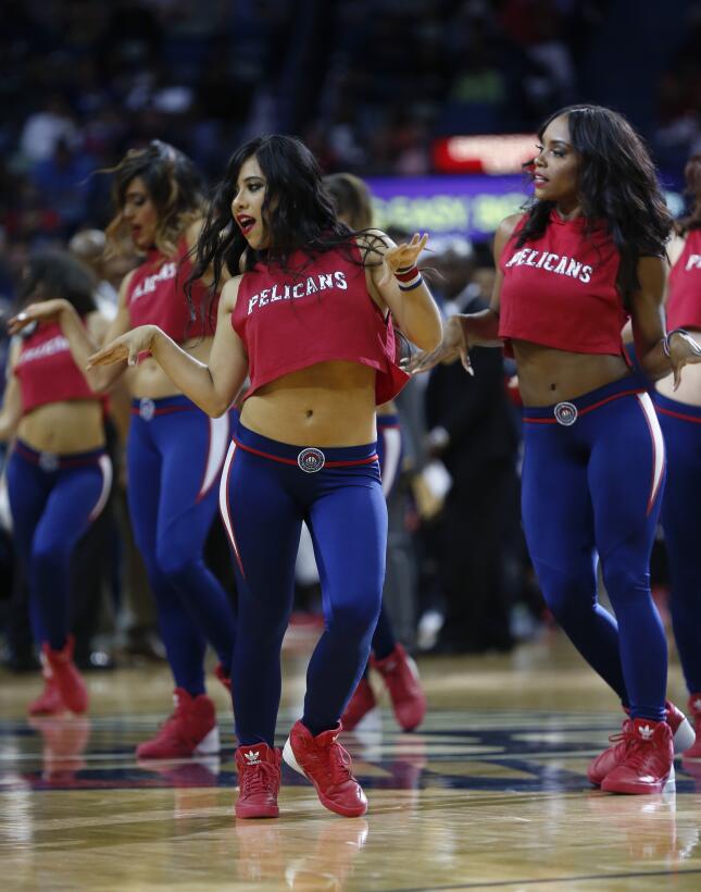 ¡Diosas de la NBA! Los 50 momentos sensuales de las porristas en 2017 AP...