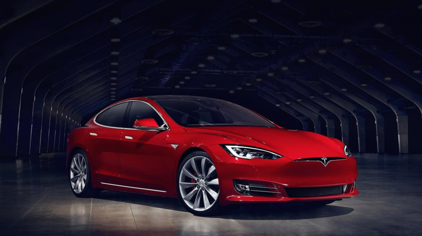 La corta pero intensa historia del Tesla Model S Screen Shot 2017-02-16...