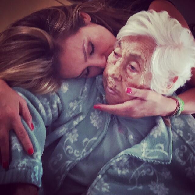 Thalía se reconcilia con su abuelita