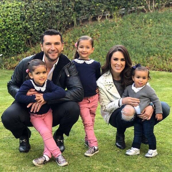 Jacky Bracamontes, Martín y sus hijas