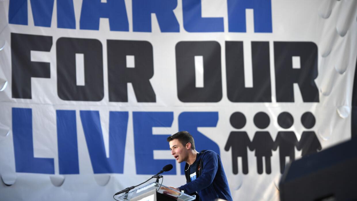 Cameron Crasky es el primero de los voceros en la tarima del March for O...