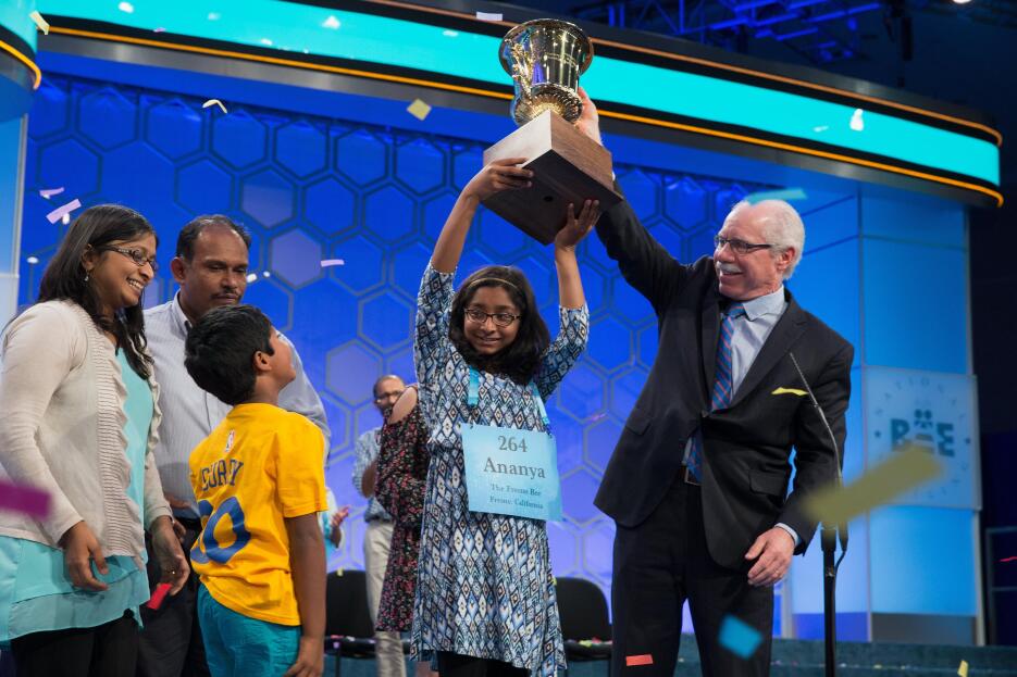 Ananya Vinay, de 12 años, ganó el concurso nacional de deletreo Scripps...